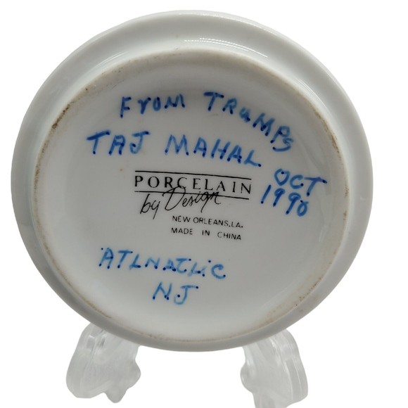 Vintage Trump Taj Mahal Atlantic, NJ Casino Hotel Ashtray Glass Round Ash Tray - Picture 4 of 8
